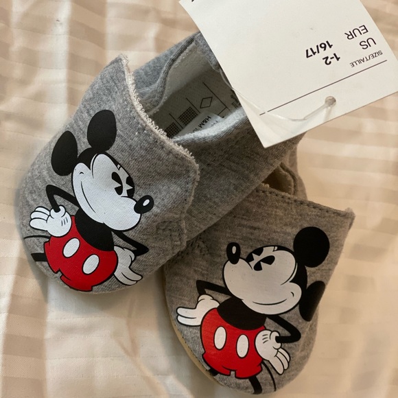Baby Mickey Mouse Shoes - Picture 3 of 4